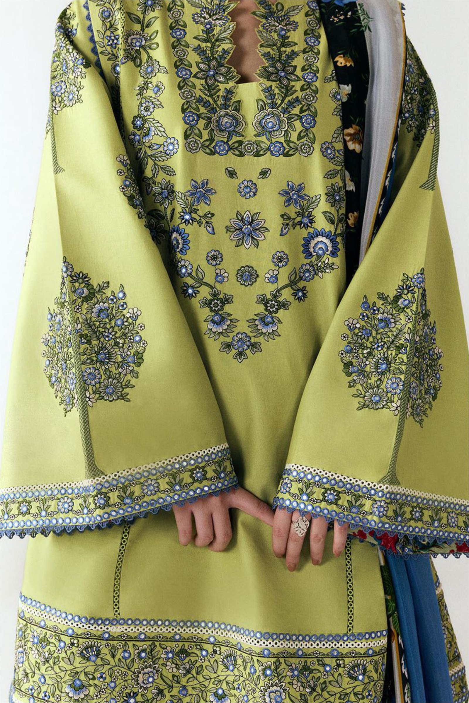 Maria B Digital Printed Silk 3PC Suit - Image 3