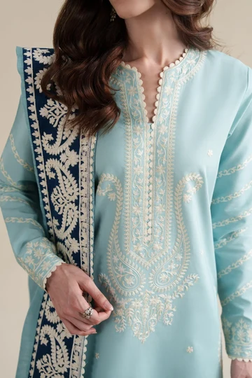Zaib Premium Embroidered Dhanak 3-Piece Winter Suit - Image 3