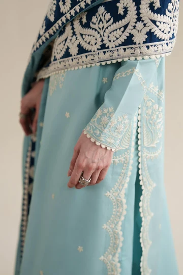 Zaib Premium Embroidered Dhanak 3-Piece Winter Suit - Image 4